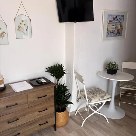 Estudio A 10 Minutos Del Puerto Banus Апартаменти *